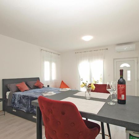 Apartment Florinda 2091 Пула Екстериор снимка