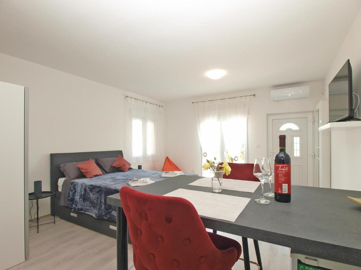 Apartment Florinda 2091 Пула Екстериор снимка