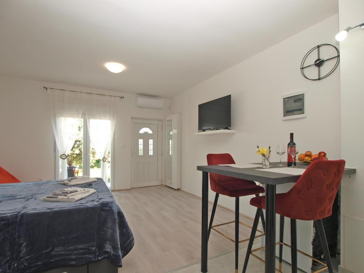 Apartment Florinda 2091 Пула Екстериор снимка