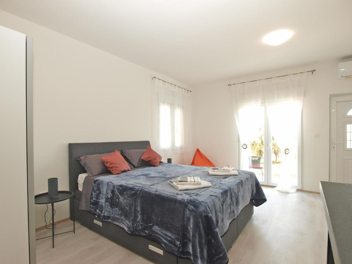 Apartment Florinda 2091 Пула Екстериор снимка